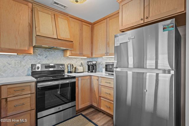 2139 Ocean Boulevard A, Holly Ridge, NC 28445