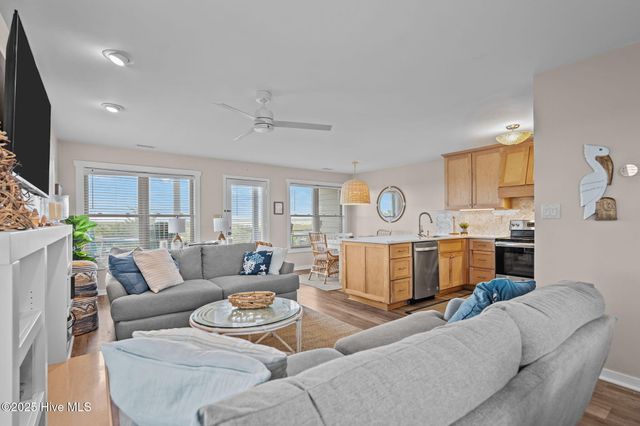 2139 Ocean Boulevard A, Holly Ridge, NC 28445