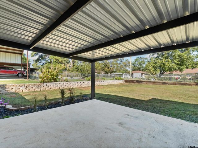 442 Golf Rd, Gilmer, TX 75645