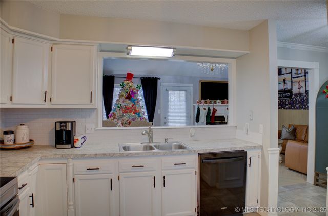 2925 W Berwick Street, Claremore, OK 74017