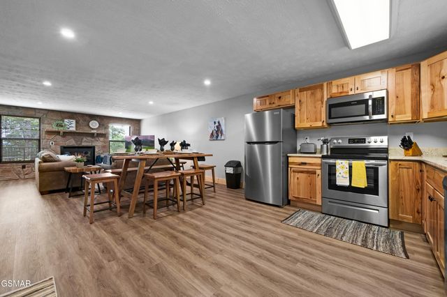 4222 Dollys Drive, Sevierville, TN 37876