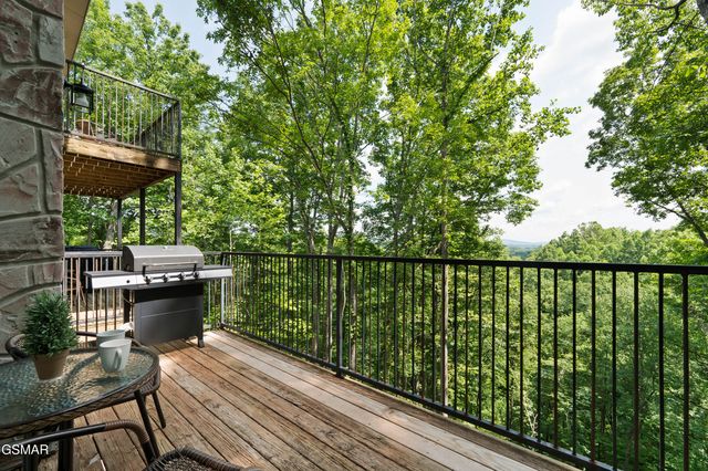 4222 Dollys Drive, Sevierville, TN 37876