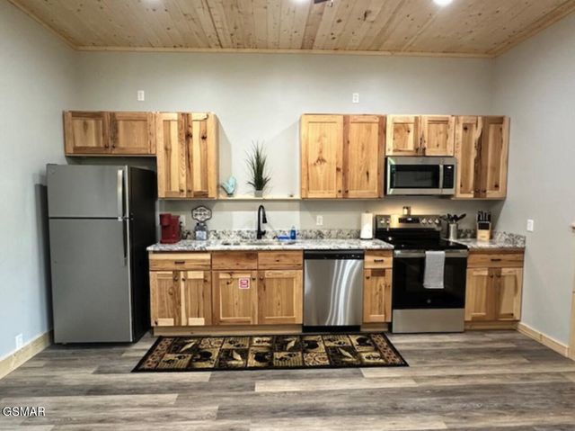 4222 Dollys Drive, Sevierville, TN 37876