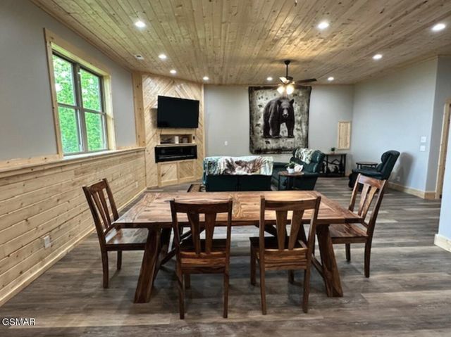 4222 Dollys Drive, Sevierville, TN 37876