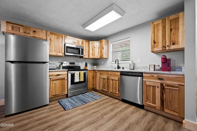 4222 Dollys Drive, Sevierville, TN 37876