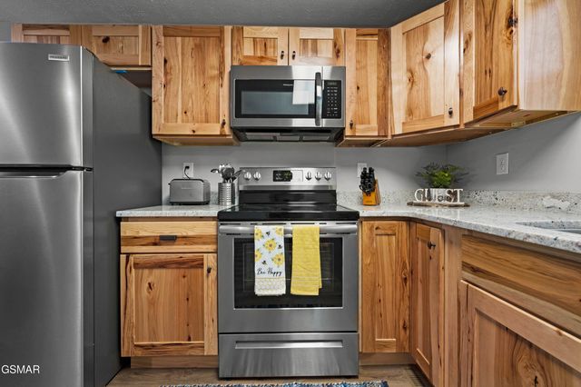 4222 Dollys Drive, Sevierville, TN 37876