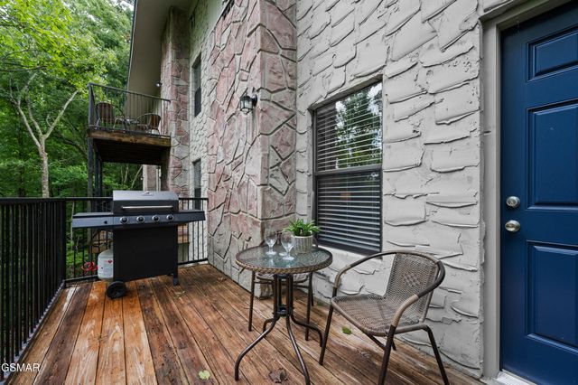 4222 Dollys Drive, Sevierville, TN 37876