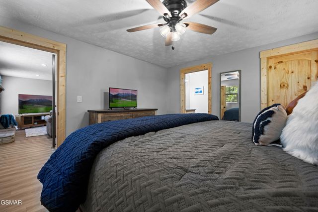 4222 Dollys Drive, Sevierville, TN 37876