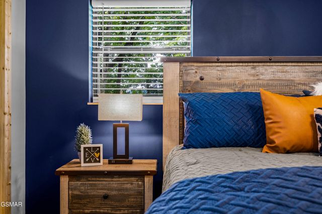 4222 Dollys Drive, Sevierville, TN 37876