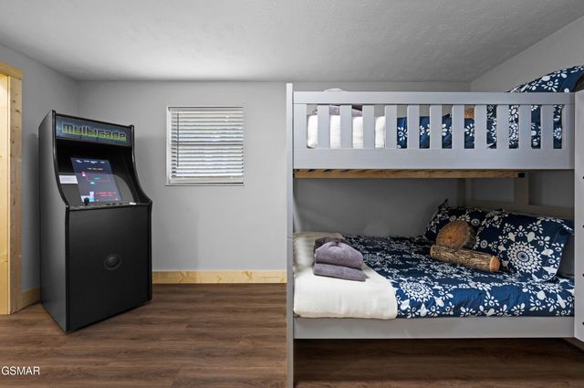 4222 Dollys Drive, Sevierville, TN 37876