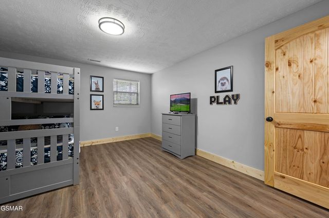 4222 Dollys Drive, Sevierville, TN 37876