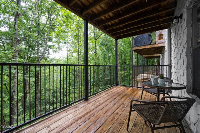 4222 Dollys Drive, Sevierville, TN 37876