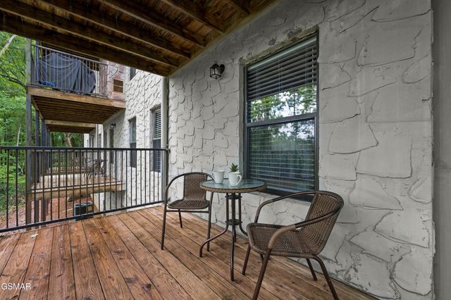 4222 Dollys Drive, Sevierville, TN 37876