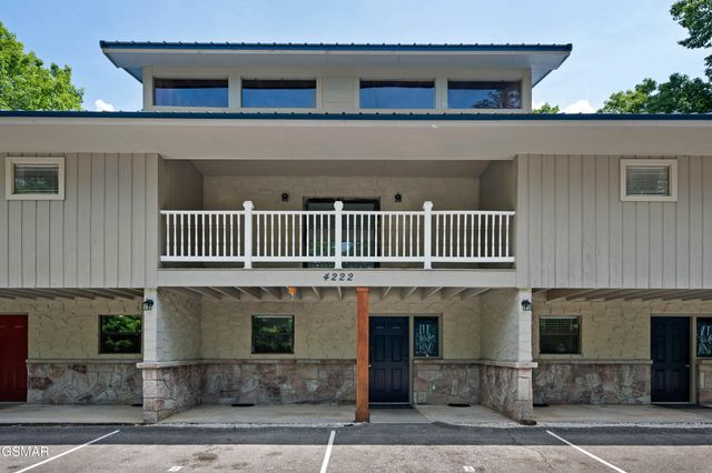 4222 Dollys Drive, Sevierville, TN 37876