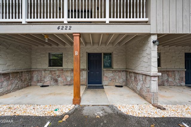 4222 Dollys Drive, Sevierville, TN 37876