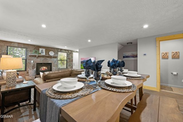 4222 Dollys Drive, Sevierville, TN 37876