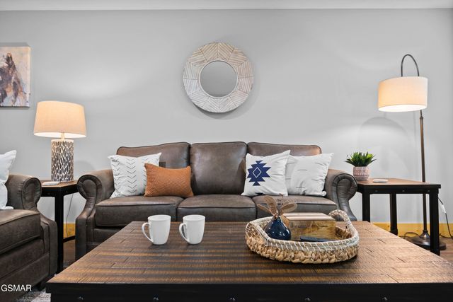 4222 Dollys Drive, Sevierville, TN 37876