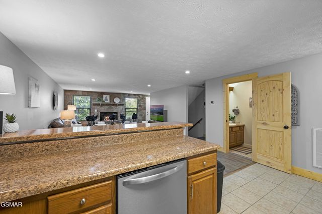 4222 Dollys Drive, Sevierville, TN 37876