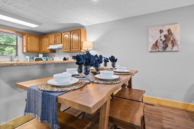 4222 Dollys Drive, Sevierville, TN 37876