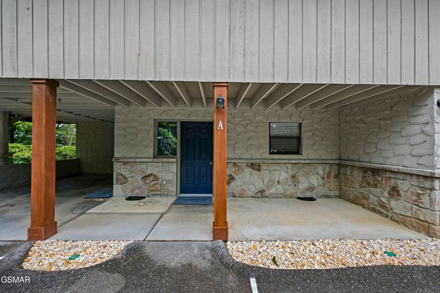 4222 Dollys Drive, Sevierville, TN 37876