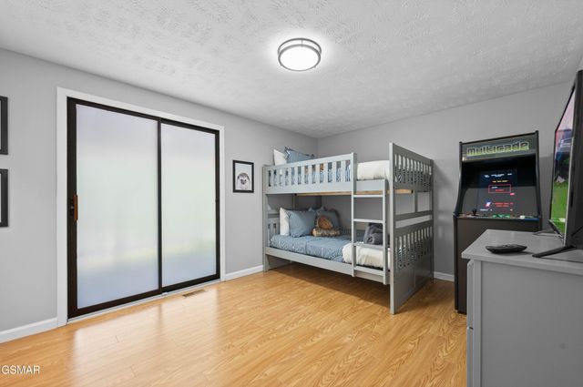 4222 Dollys Drive, Sevierville, TN 37876