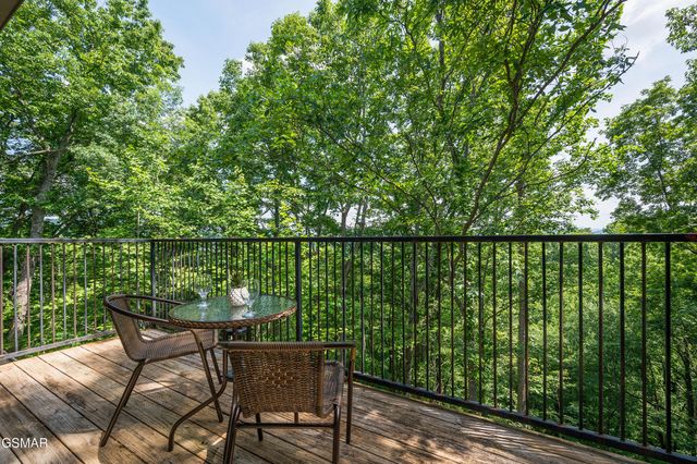 4222 Dollys Drive, Sevierville, TN 37876