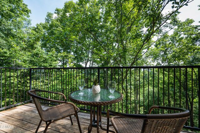 4222 Dollys Drive, Sevierville, TN 37876