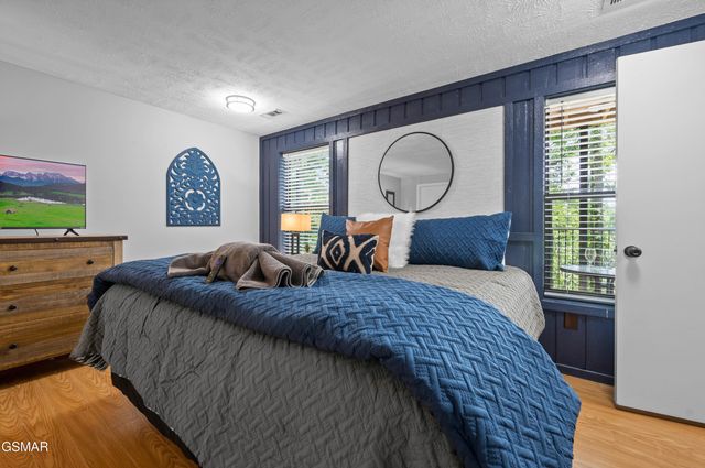 4222 Dollys Drive, Sevierville, TN 37876