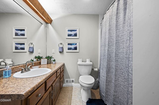 4222 Dollys Drive, Sevierville, TN 37876