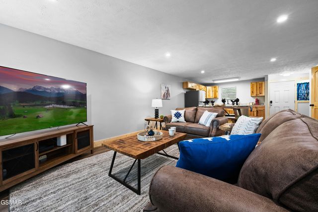 4222 Dollys Drive, Sevierville, TN 37876