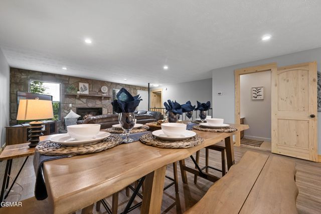 4222 Dollys Drive, Sevierville, TN 37876