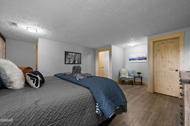 4222 Dollys Drive, Sevierville, TN 37876