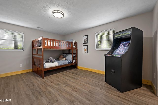 4222 Dollys Drive, Sevierville, TN 37876