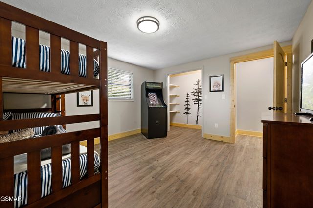 4222 Dollys Drive, Sevierville, TN 37876