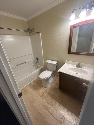 731 Abundance LN, Kyle, TX 78640
