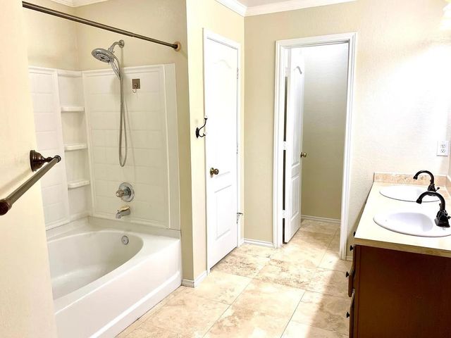 731 Abundance LN, Kyle, TX 78640