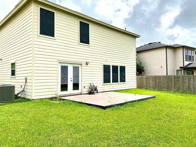 731 Abundance LN, Kyle, TX 78640