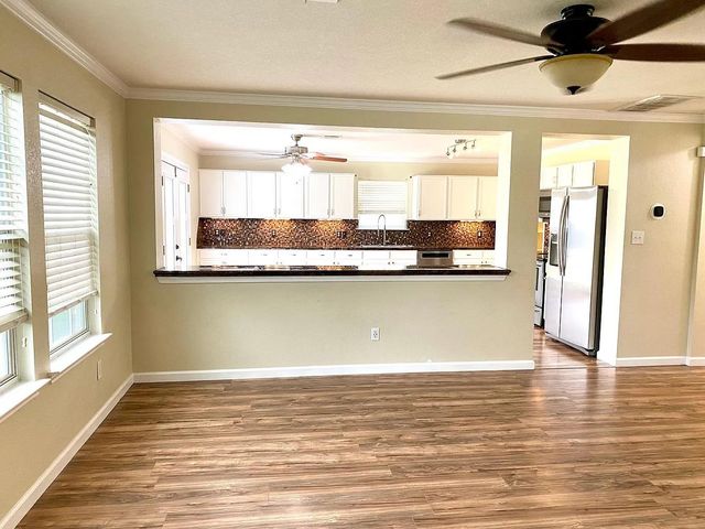 731 Abundance LN, Kyle, TX 78640