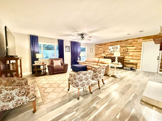 1674 W Morton Avenue, Porterville, CA 93257