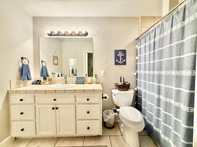 1674 W Morton Avenue, Porterville, CA 93257