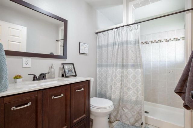 1674 W Morton Avenue, Porterville, CA 93257