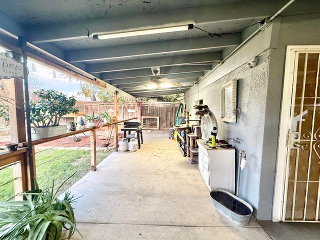 1674 W Morton Avenue, Porterville, CA 93257