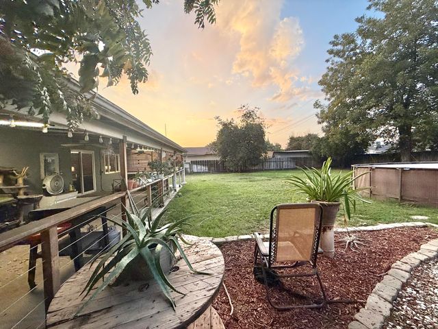 1674 W Morton Avenue, Porterville, CA 93257