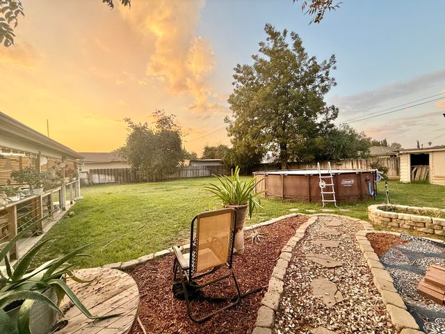 1674 W Morton Avenue, Porterville, CA 93257