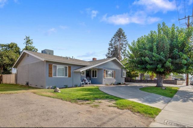 1674 W Morton Avenue, Porterville, CA 93257