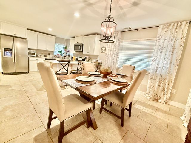 1674 W Morton Avenue, Porterville, CA 93257