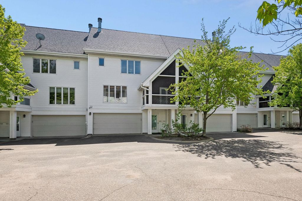 930 Dartmouth Place SE, Minneapolis, MN 55414 — photo 2