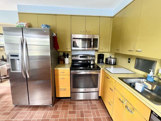 8203 BOMAN CT, Towson, MD 21204