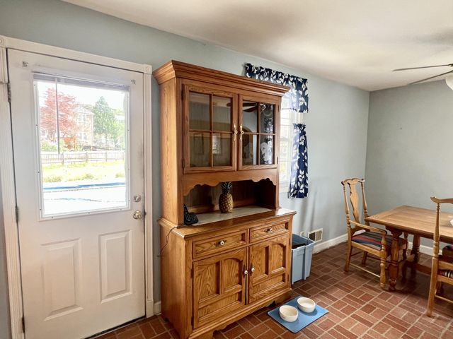 8203 BOMAN CT, Towson, MD 21204