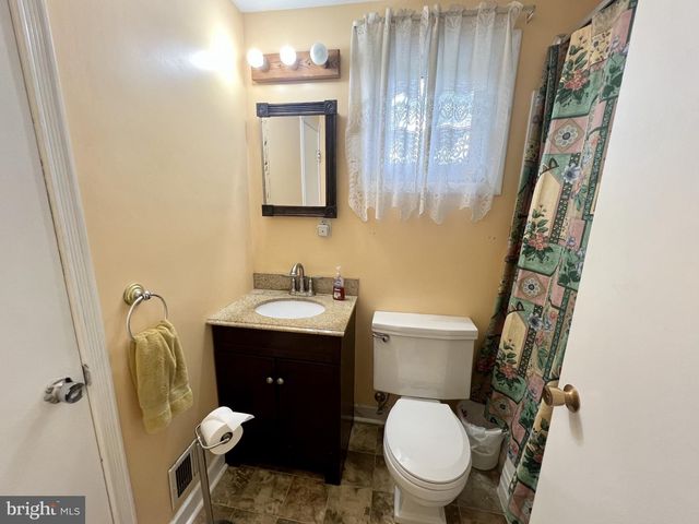 8203 BOMAN CT, Towson, MD 21204